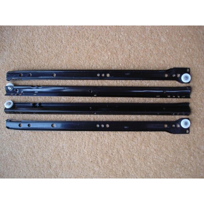 Metal drawer runners