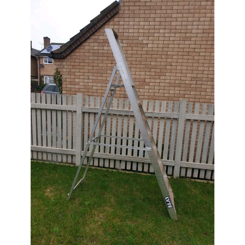 Step ladders 8'6"