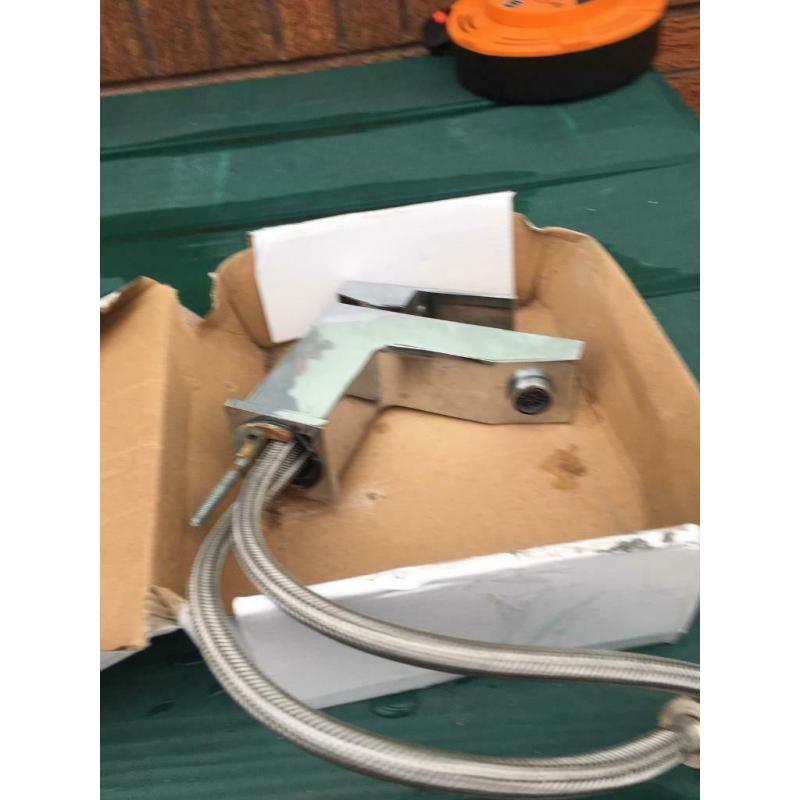 Basin mixer tap