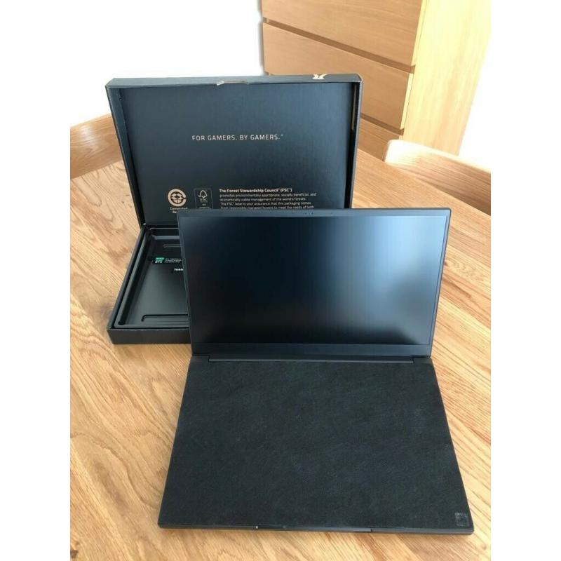 Razer Blade 15 Base 2020: RTX 2060 Max-Q FHD-144Hz i7-10750H 16GB RAM 512GB SSD