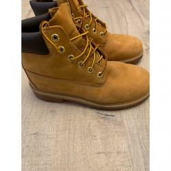 Kids / junior Timberland boots size 2