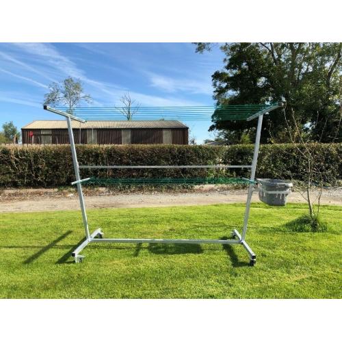 Clothes line on wheels
