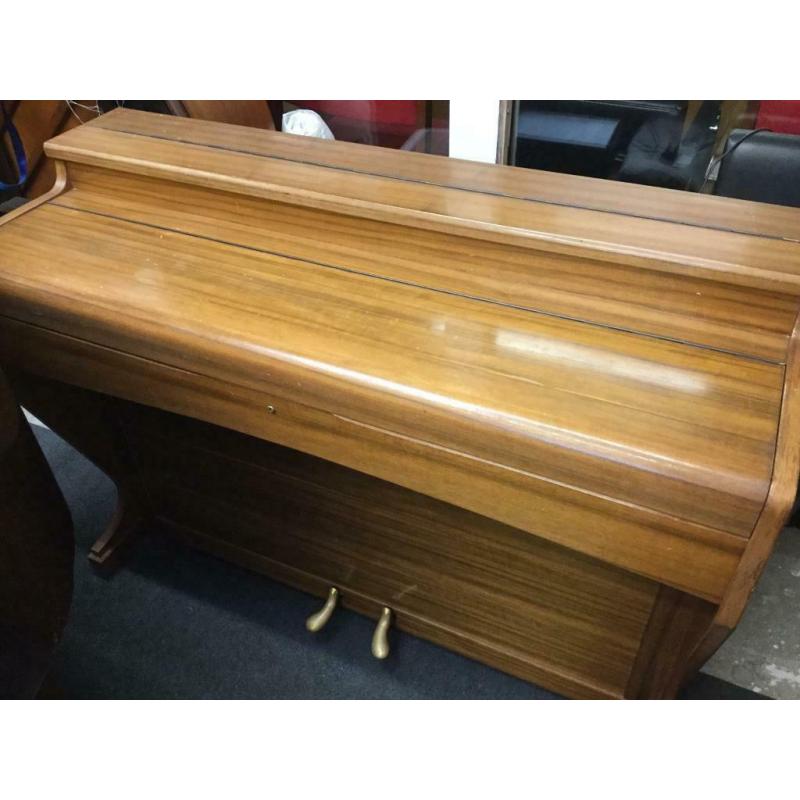 Upright Piano Barrett and Robinson 72 KEY(FREE DELIVERY) 10Mls TN157 Piano is tuned Deliver for Xmas