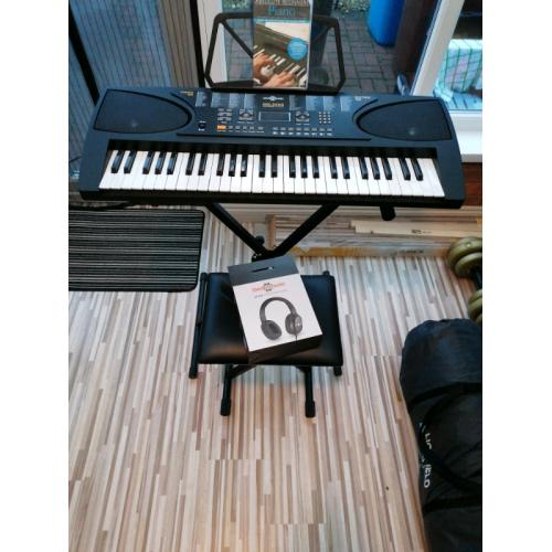 Electronic keyboard for beginners