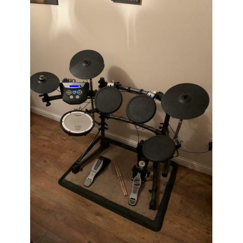 Roland TD-6V Electronic Five-Piece Drum Set