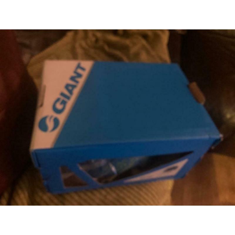 BRAND NEW GIANT CHILDS BIKE HELMET