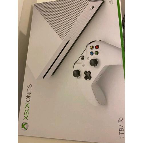 XBOX 1 like new with box