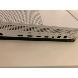XBOX 1 like new with box