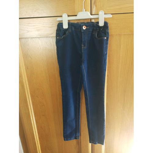 Girls skinny jeans age 8 used but in very good condition