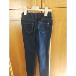 Girls skinny jeans age 8 used but in very good condition