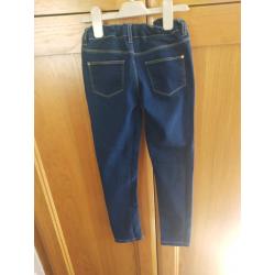 Girls skinny jeans age 8 used but in very good condition