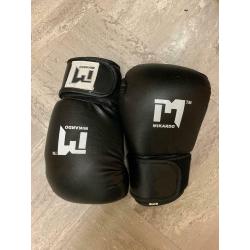 Muay thai gloves