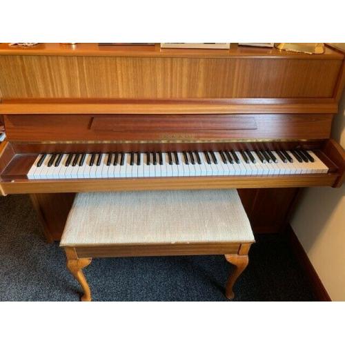 GEBR. NIENDORF Upright Piano