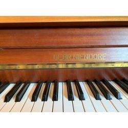 GEBR. NIENDORF Upright Piano