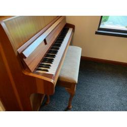 GEBR. NIENDORF Upright Piano