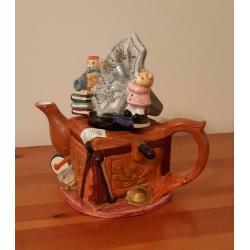 Collector's Novelty Teapot - Antique Style Gramophone