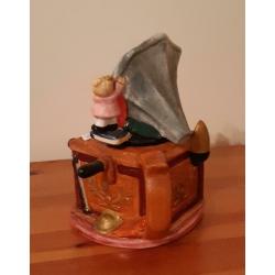 Collector's Novelty Teapot - Antique Style Gramophone