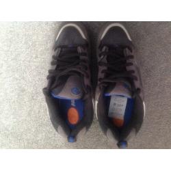 HEELYS SIZE 5