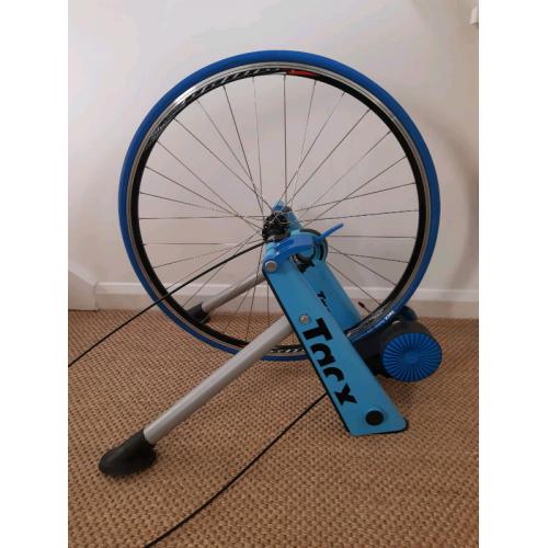 Tacx trainer and training wheel
