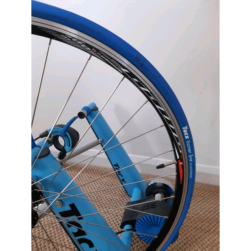 Tacx trainer and training wheel