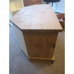 TV stand-corona wood-Very good condition