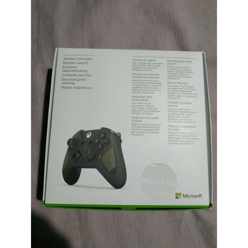 Official Xbox Wireless Controller - Recon Tech Special Edition
