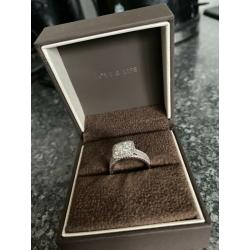 For Sale: 18ct White Gold 1ct Diamond Cushion Halo Bridal Set