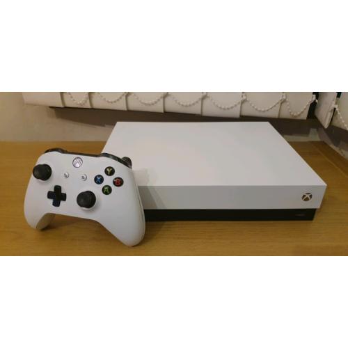 Xbox One X White 1TB