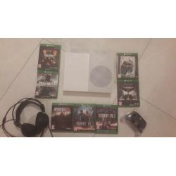 XBox Xbox S Full bundle inc console games h-phones 2x Controllers Ideal for Christmas Only ?200