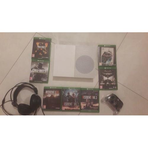 XBox Xbox S Full bundle inc console games h-phones 2x Controllers Ideal for Christmas Only ?200