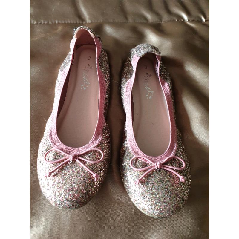 Girls Pink Sparkly flexi Pumps