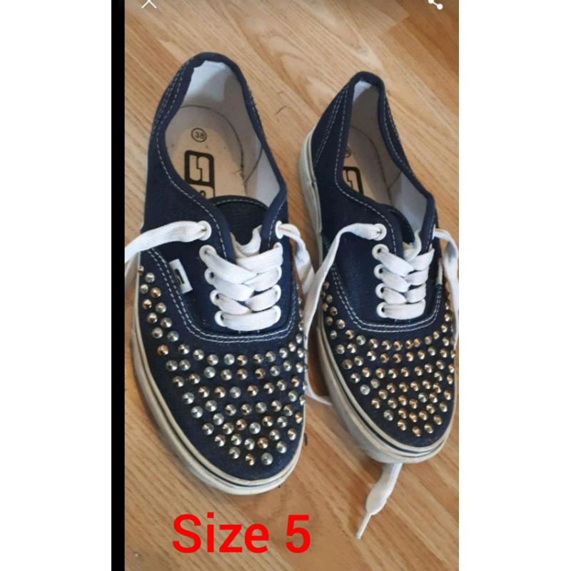 Size 5 girls pumps