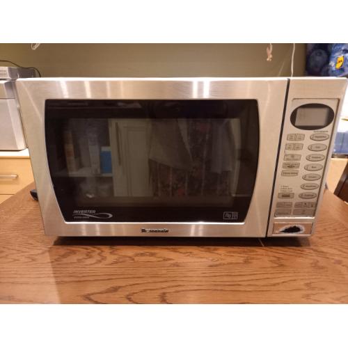 Panasonic Inverter Microwave 900W