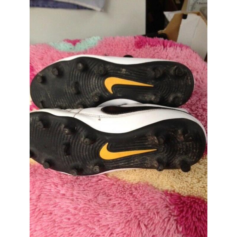 Nike Football Boys Boots.