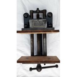 VINTAGE RECORD 52 Woodworkers Vice