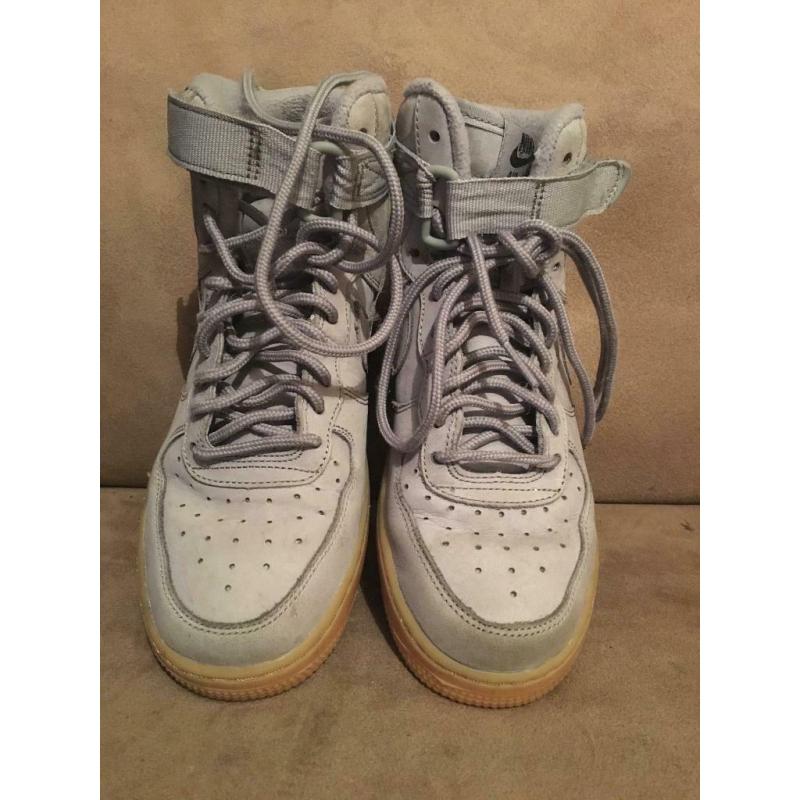 NIKE AIR FORCE 1 HIGH TOP TRAINERS UK4 Grey.