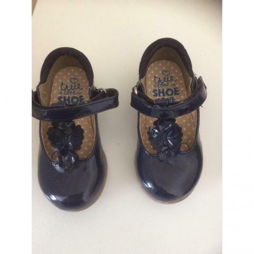 Blue Zoo Shoes Size J 5